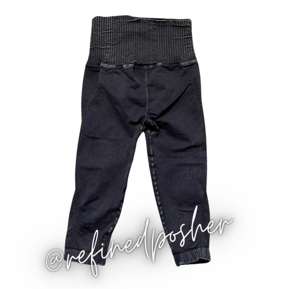 Free People Movement Good Karma High Rise Crop Leggings Washed Black XS/S NEW - Picture 3 of 4